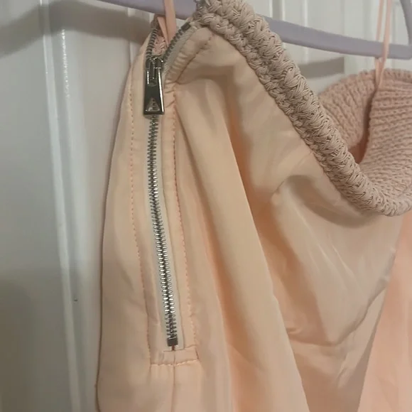 MRPs $1,045 BOTTEGA VENETA
Mini skirts size 36 EU - Picture 9 of 16